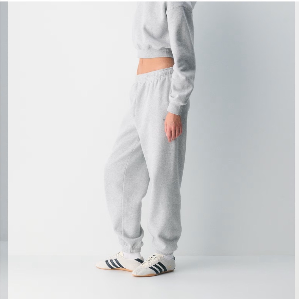 Aritzia Mega Fit Sweatfleece Cozy Fleece women’s sweatpants